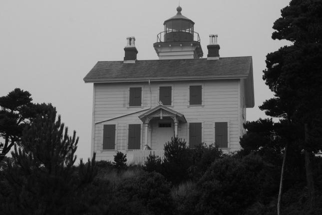 the old Yaquina Bay Lighthouse (c2013, KB)